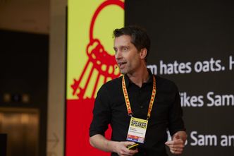 Polityczna poprawność to problem dla AI. Nawet dla Chin postęp jest ważniejszy niż cenzura