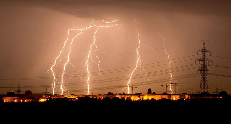 Potężne burze nad Francją. Wielu rannych