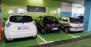 Cała stacja Tesli zastawiona przez auta spalinowe. Obrazek, który pokazuje największy problem elektromobilności [Opinia]