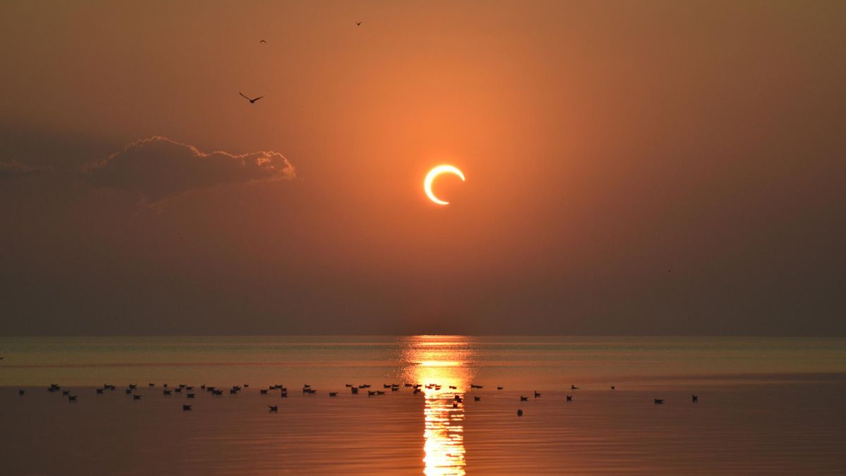 Zaćmienie Słońca. Czym jest, jak przebiega i jakie znamy rodzaje zaćmień Słońca?