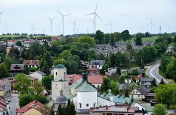 "Nowy mechanizm gratyfikacji". Właściciele wiatraków mają zrzucać się na mieszkańców