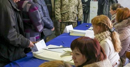 Rosyjskie MSZ: Na Ukrainie odradza się faszyzm