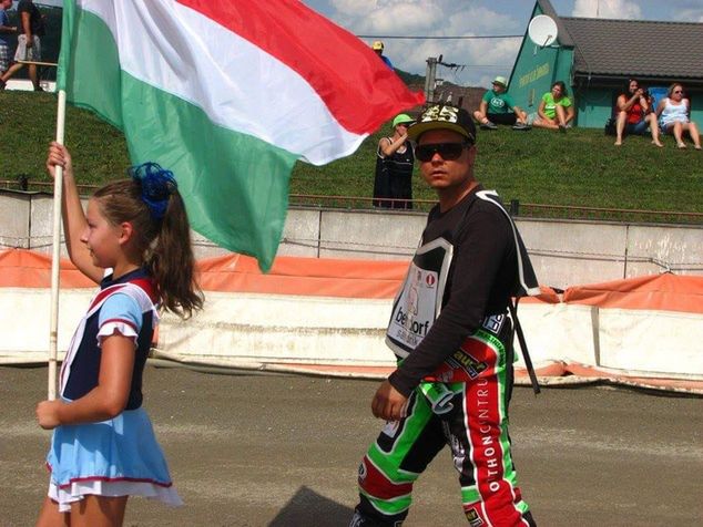 Przez trzydzieści lat Norbert Magosi dzielnie ścigał się pod węgierską flagą. Trzykrotnie brał udział w finałach indywidualnych mistrzostw świata juniorów, był finalistą drużynowych mistrzostw świata, dojechał do półfinału kontynentalnego Grand Prix, zdobył brązowy medal mistrzostw Europy par. Niezliczoną ilość razy startował w pardubickiej Zlatej Prilbie, ma też na koncie tytuł Międzynarodowego Mistrza Łodzi.