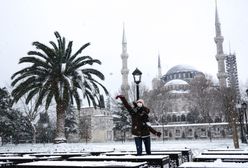 Atak zimy w Turcji. Paraliż w Stambule, bajkowe widoki w Kapadocji