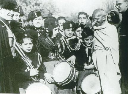 Indie kupiły archiwum Gandhiego. Aukcja w Londynie odwołana