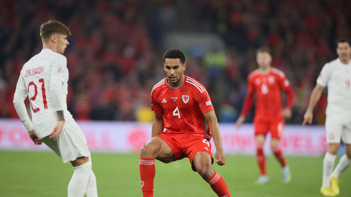 PAP / Leszek Szymański / Na zdjęciu od lewej: Nicola Zalewski i Ben Cabango