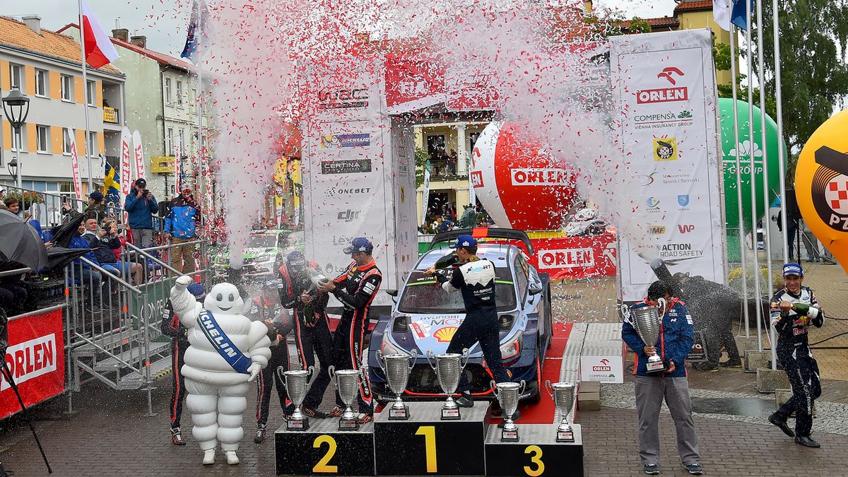 ceremonia wręczenia nagród w Rajdzie Polski