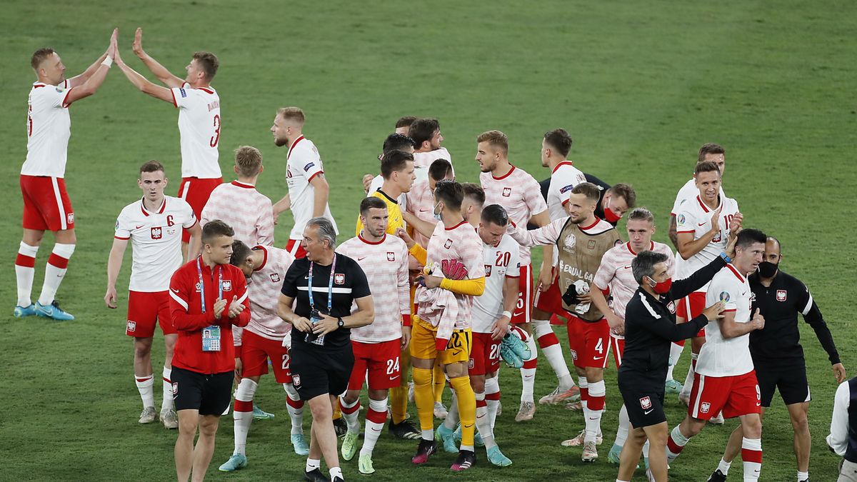 Zdjęcie okładkowe artykułu: PAP/EPA / Jose Manuel Vidal / Na zdjęciu: piłkarze reprezentacji Polski