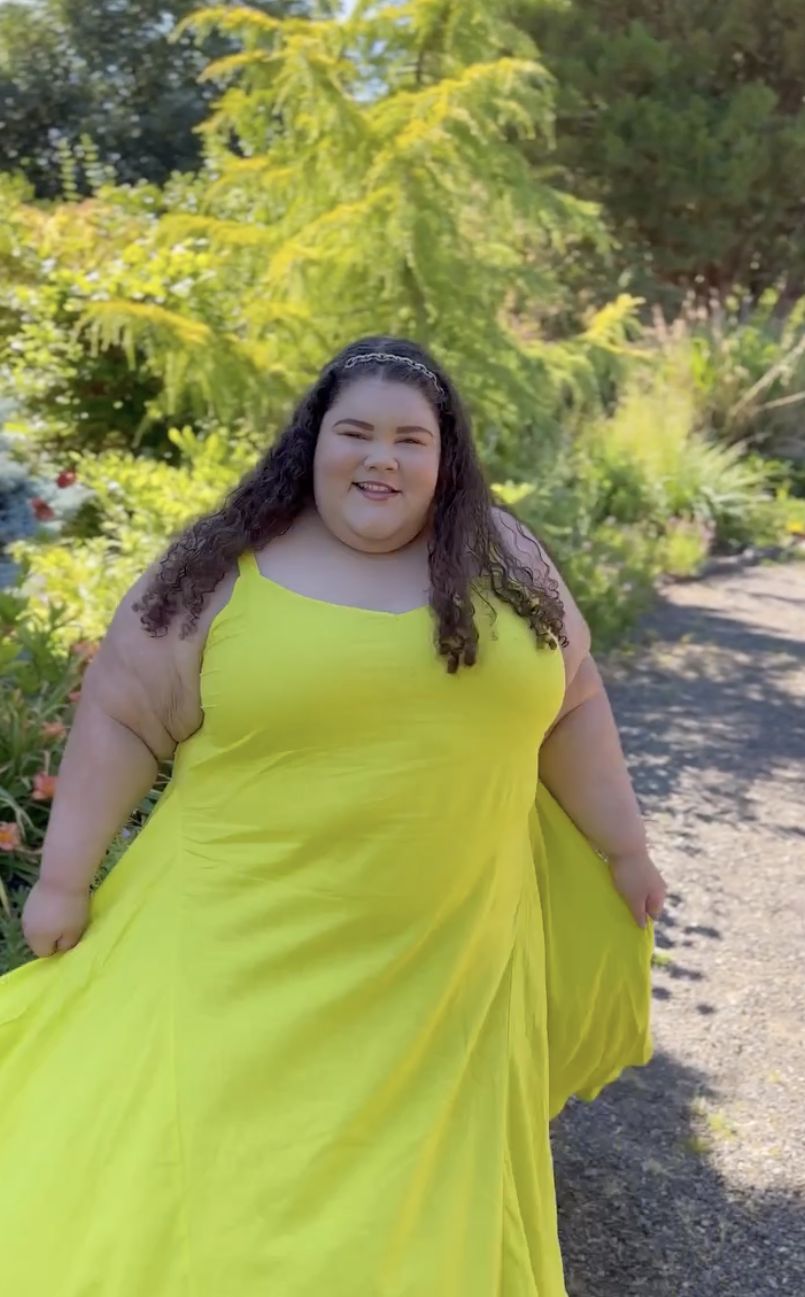 Plus-size influencer calls on hotels to enlarge hallways