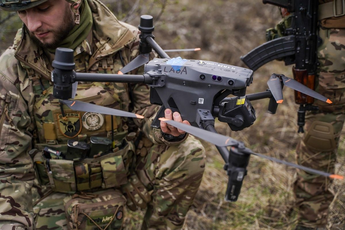 Drone operators are fighting against the Russians.