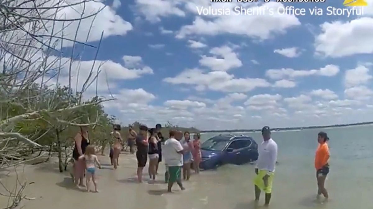 26-latka wjechała prosto w grupę odpoczywających na plaży osób. Zapanowały chaos i panika