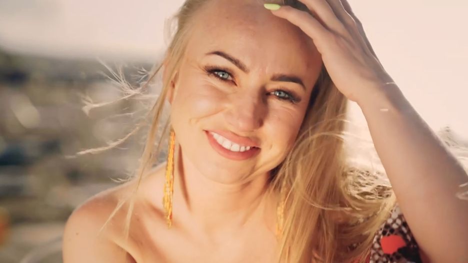 Iza jest nową uczestniczką programu "40 kontra 20"