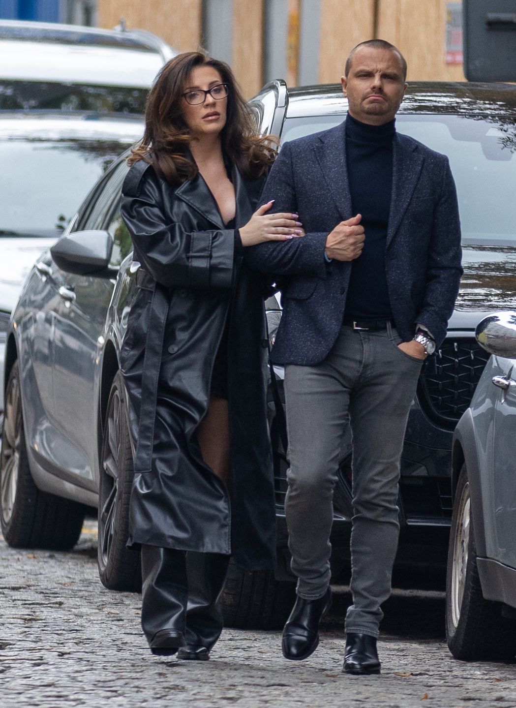 Marcin Hakiel pędzi na event z ukochaną Dominiką