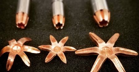 Zbyt śmiertelne bądź barbarzyńskie w użyciu. Kontrowersyjne uzbrojenie
