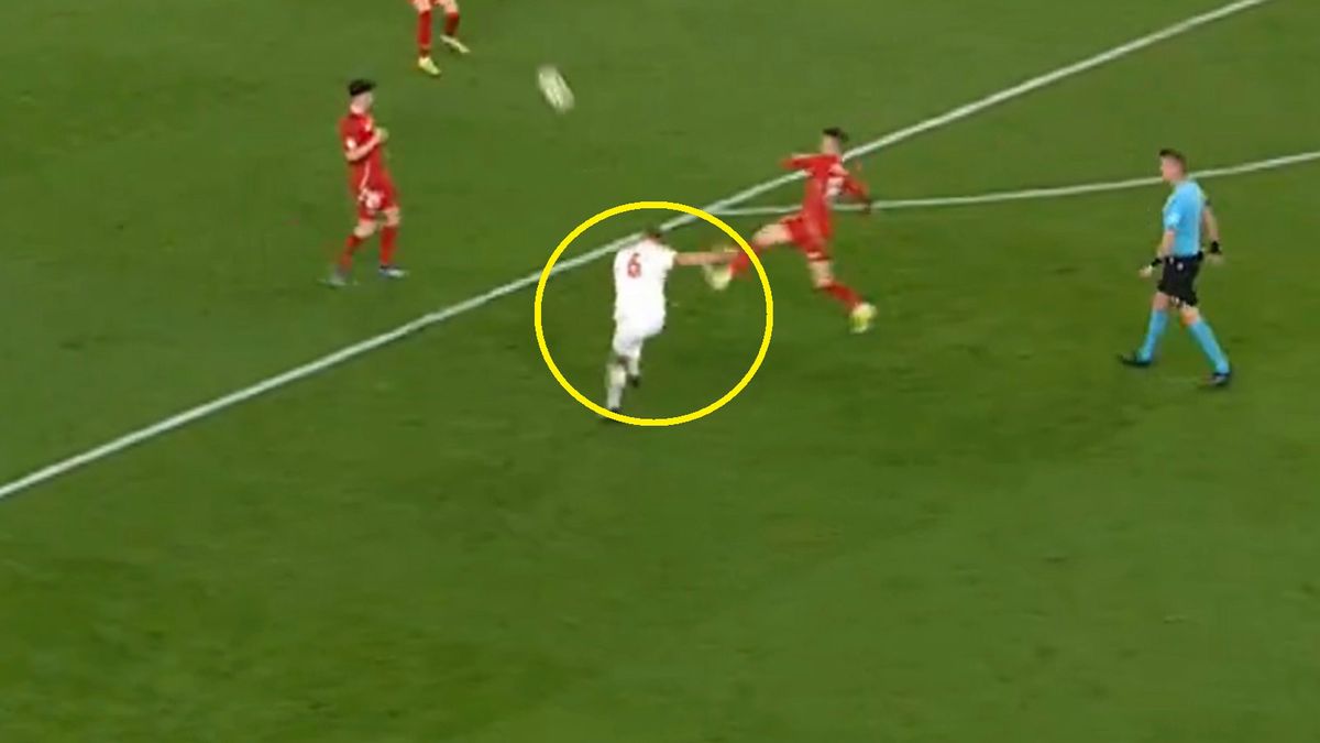 Twitter / TVP Sport / Na zdjęciu: strzał Piotrowskiego