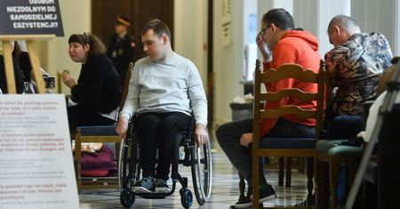 Protest rodziców dzieci z niepełnosprawnościami. Minister Maląg: typowo polityczny