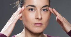 Facefitness - ćwiczenia twarzy, które pomogą pozbyć się zmarszczek