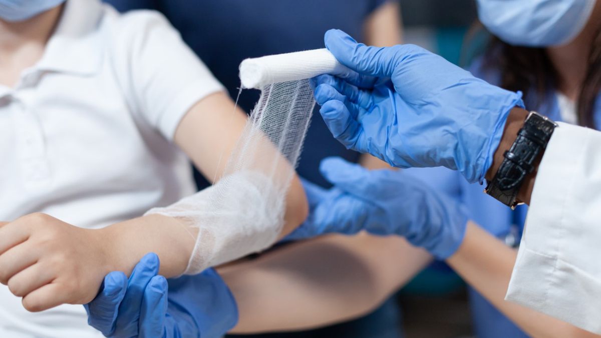 Złamanie z przemieszczeniem to złamanie, w którym odłamy kości ulegają przesunięciu w różnym kierunku