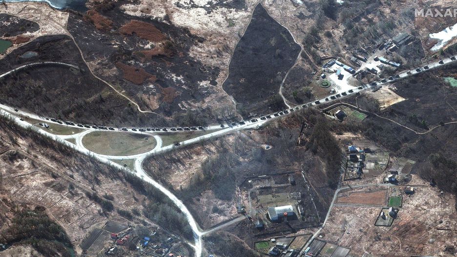 Satellite overviews around Ivankiv, Ukraineepa09792765 A handout satellite image made available by Maxar Technologies shows part of a military convoy southern Ivankiv, Ukraine, 28 February 2022.  EPA/MAXAR TECHNOLOGIES HANDOUT -- MANDATORY CREDIT: SATELLITE IMAGE 2022 MAXAR TECHNOLOGIES -- THE WATERMARK MAY NOT BE REMOVED/CROPPED -- HANDOUT EDITORIAL USE ONLY/NO SALES Dostawca: PAP/EPA.MAXAR TECHNOLOGIES HANDOUT