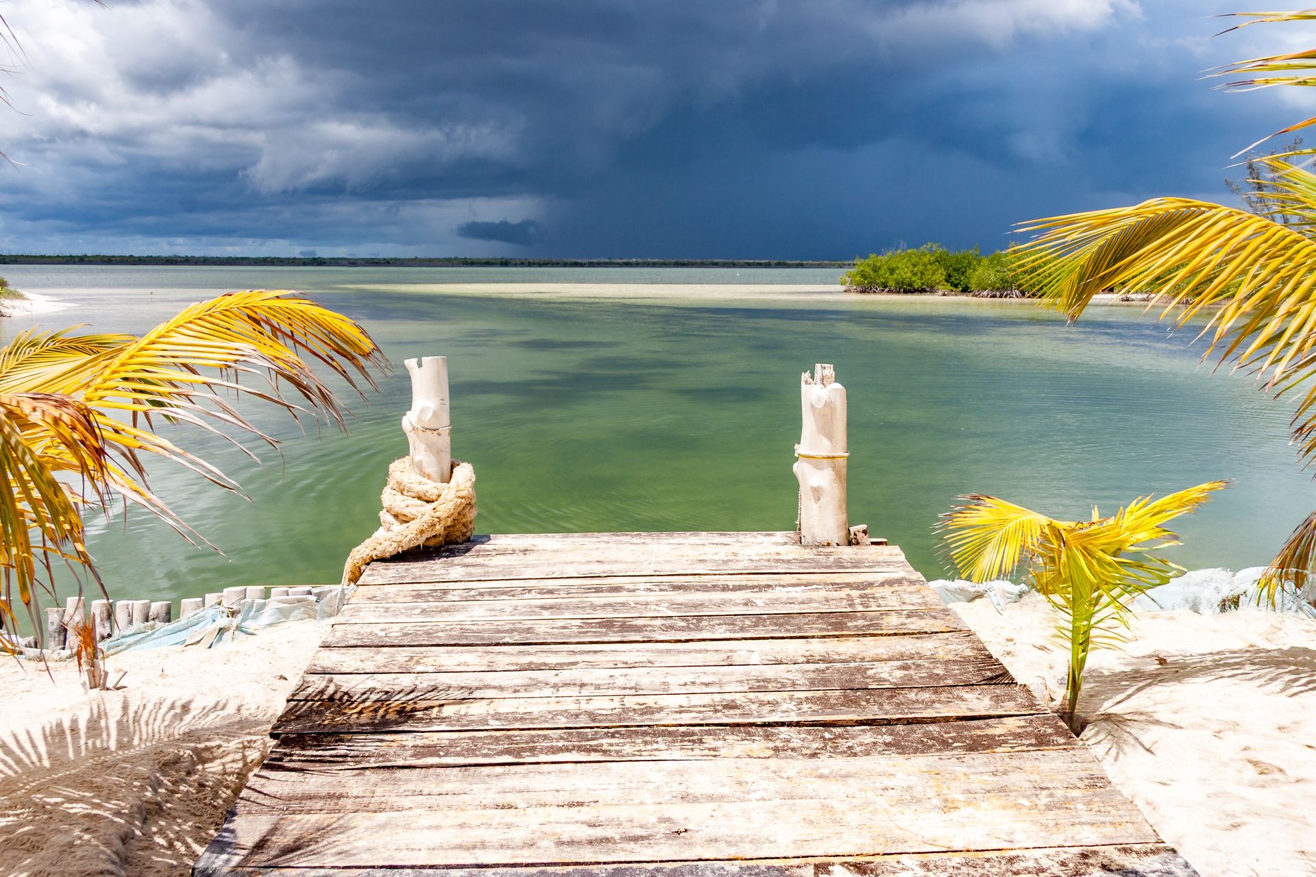 Najpiękniejsza plaża świata. Rajskie widoki i krystaliczna woda
