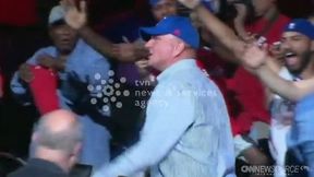 Kupił klub NBA za 2 mld dolarów, przybijał "piątki" z kibicami. Ekspresyjne wystąpienie Ballmera