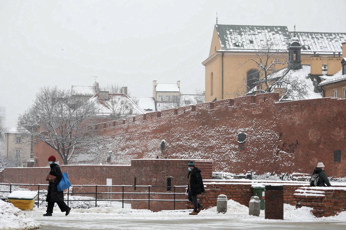 Warszawa. W niedzielę prognozowane są opady śniegu