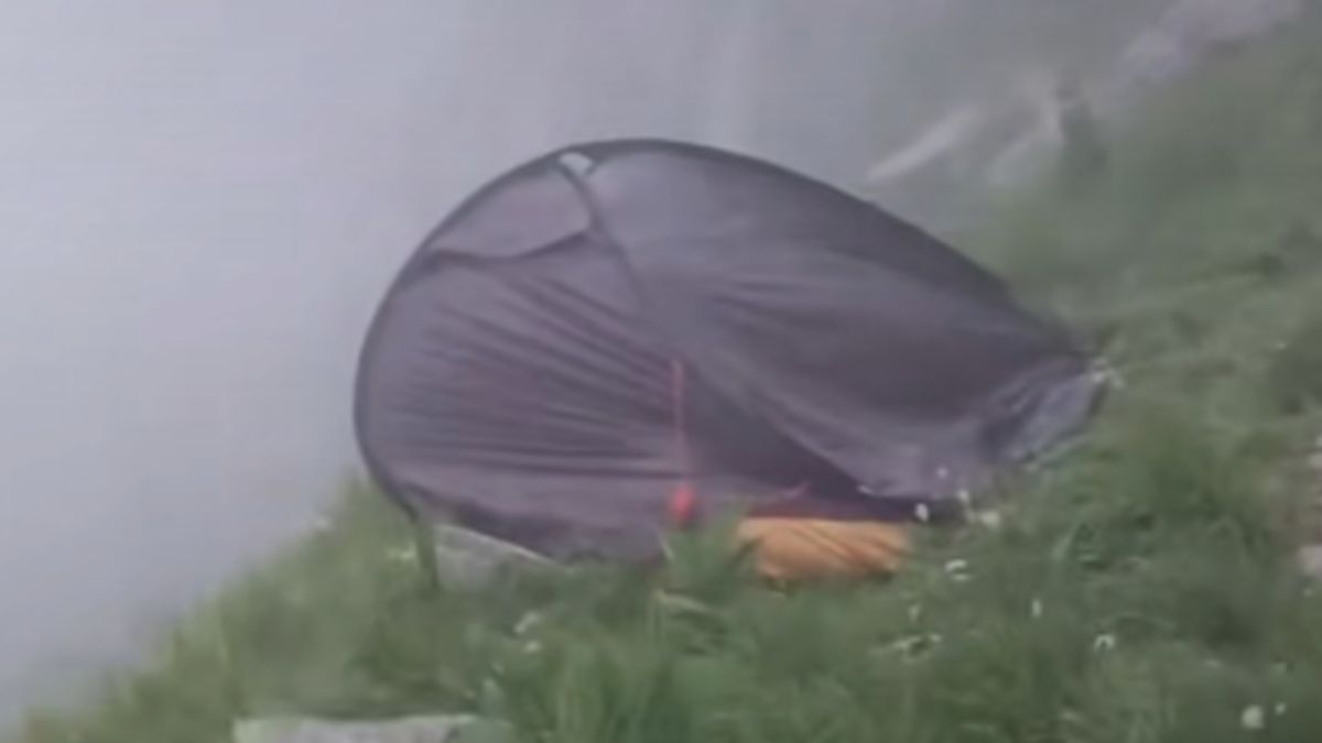 Ktoś rozbił namiot w Tatrach.