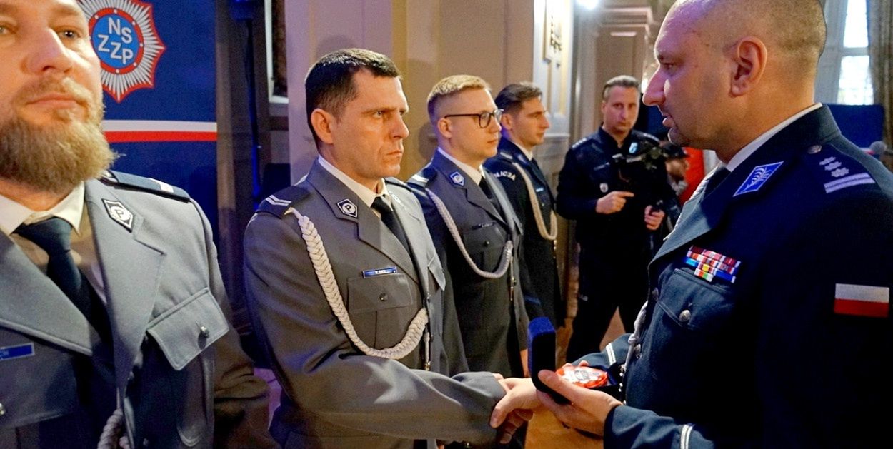 Świecie: "Kryształowe Serca" dla Policjantów