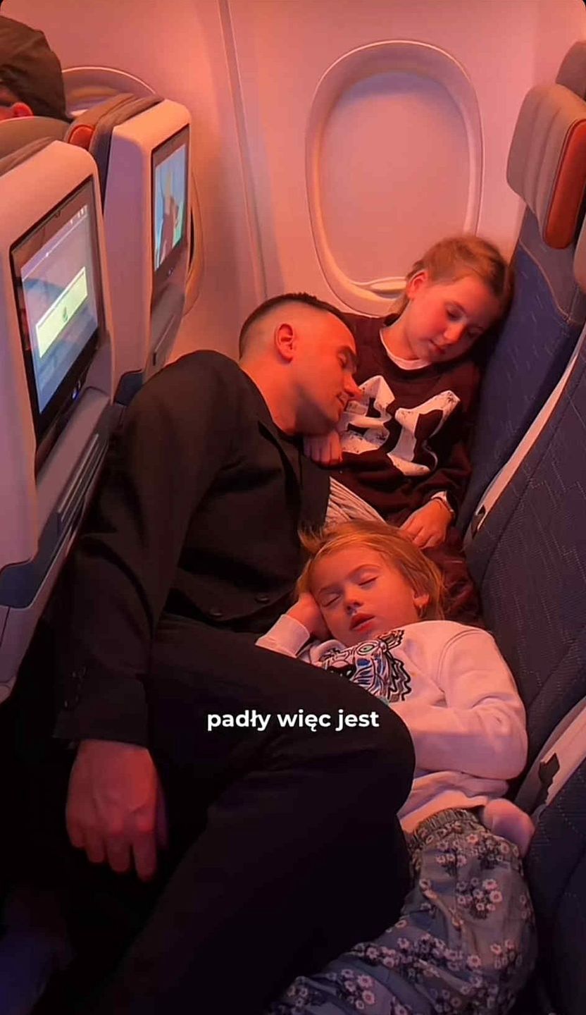 Klaudia Halejcio relacjonuje 24-godzinną podróż samolotem
