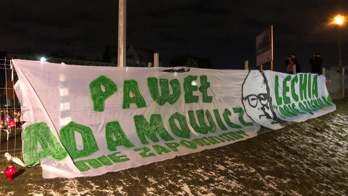 WP SportoweFakty / Na zdjęciu: flaga kibiców Lechii Gdańsk