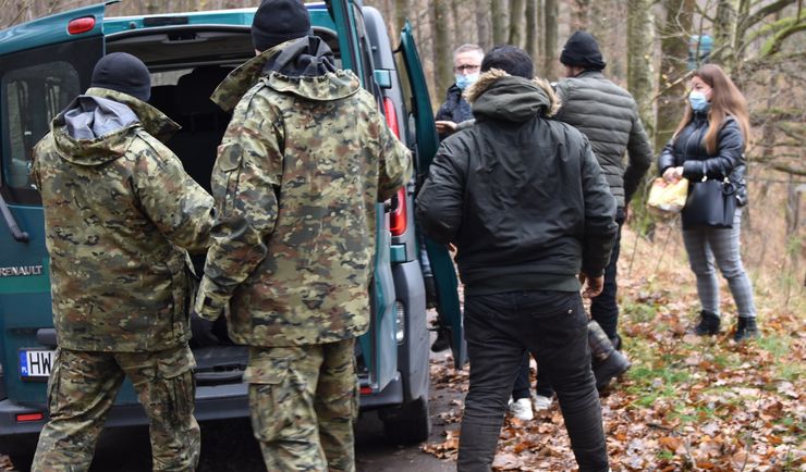 Na Dolnym Śląsku zatrzymano 14 cudzoziemców. Chowali się w zaroślach