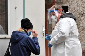 "Śmieciówkowa" dziura w systemie. Ponad milion Polaków może mieć problem z kwarantanną