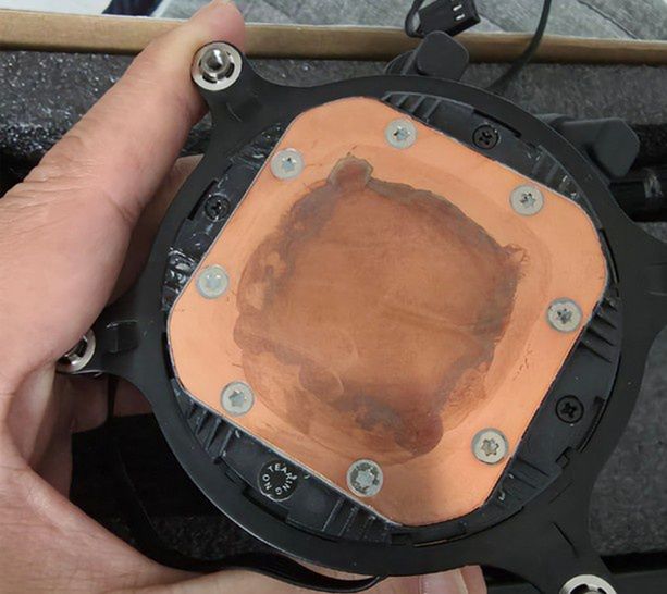 Pasta może prowadzić do odbarwień na chłodzeniu procesora