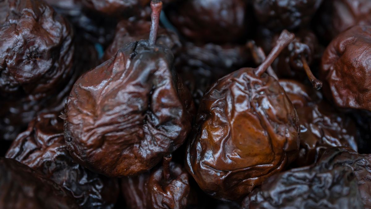 Które śliwki są zdrowsze: wędzone czy suszone?