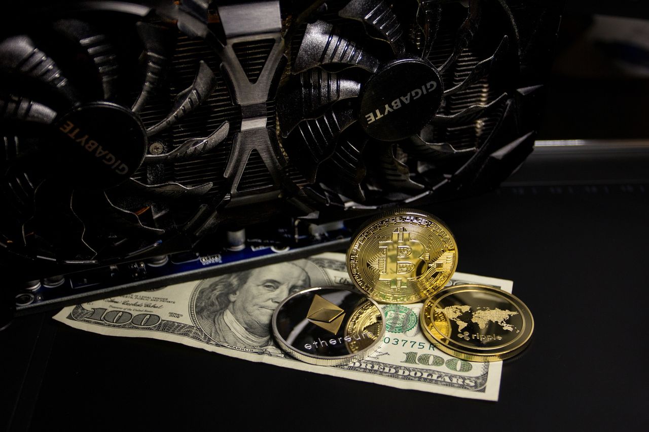 O cenie Bitcoina i innych kryptowalut, czyli złotówka znów traci na wartości