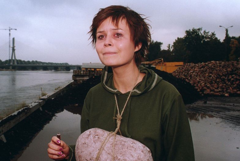 Kadr z filmu "Poranek kojota" z Magdaleną Kumorek
