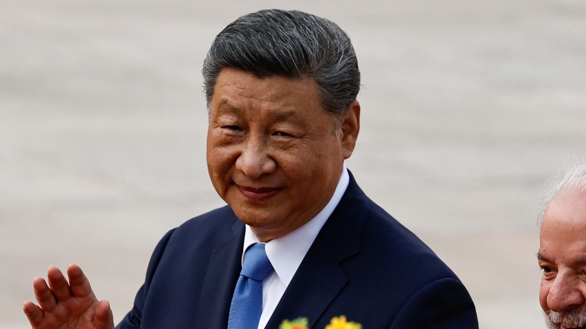 BEIJING, CHINA - MAY 13: Chinese President Xi Jinping and Brazil's President Luiz Inacio Lula da Silva attend a welcome ceremony at the Great Hall of the People on May 13, 2025 in Beijing, China. The summit includes China's key Latin American trade partners, and comes as Beijing and Washington work on defusing a trade war.  (Photo by Tingshu Wang - Pool/Getty Images)