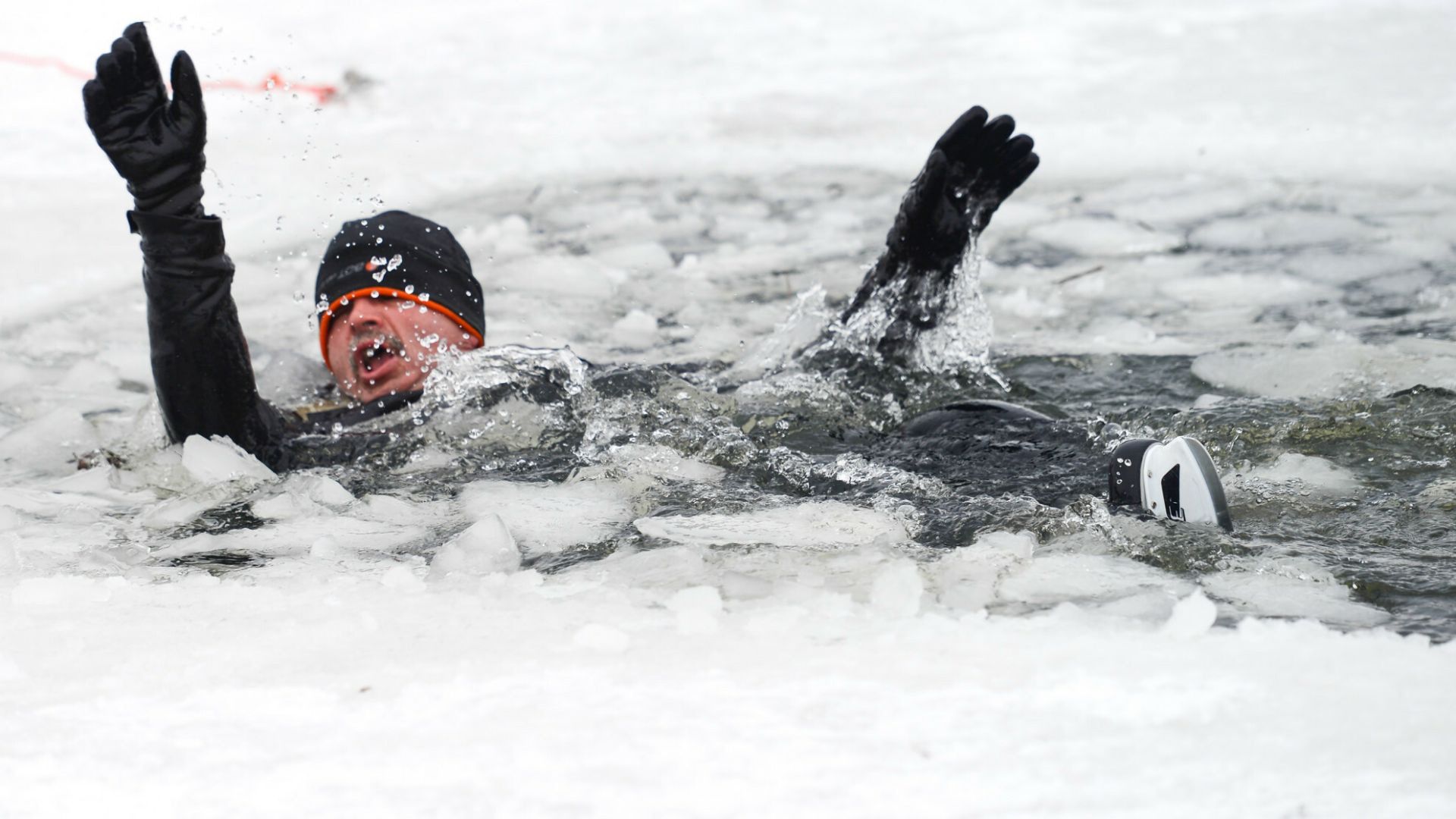 Ćwiczenia z ratownictwa podlodowego / fot. Adam Staśkiewicz