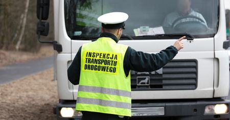 Rząd wprowadza pakiet przewozowy. "Uszczelnienie systemu tak, ale nie naszym kosztem"