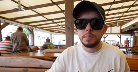 Nagrał film o malutkiej budce z burgerami. Nikt nie sądził, że to będzie miało takie skutki
