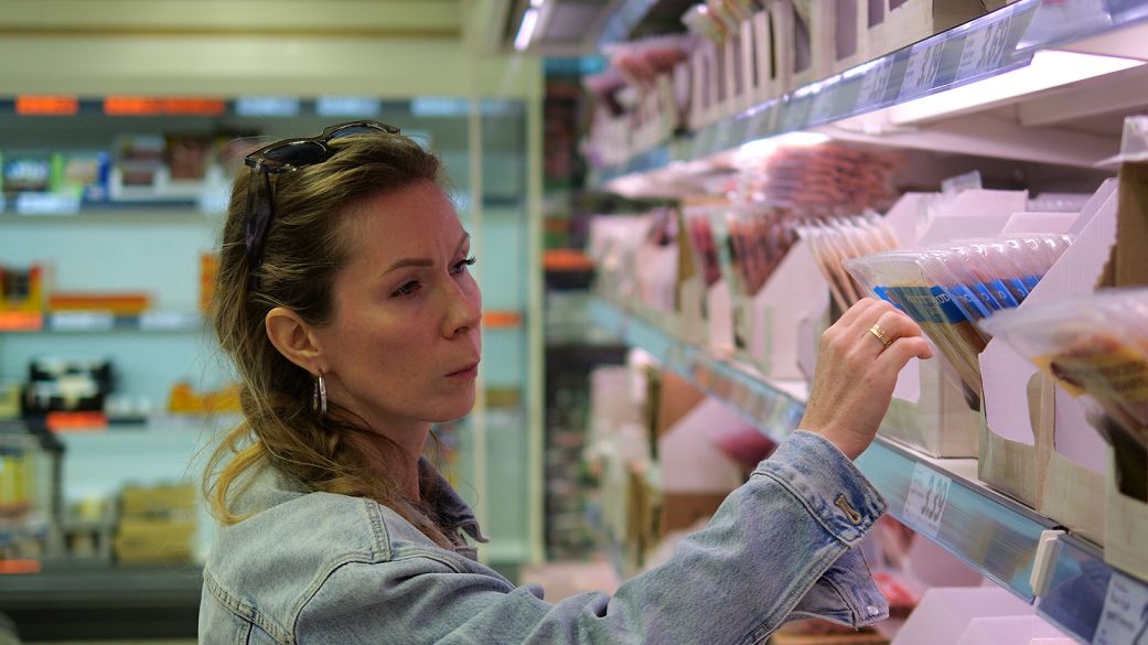 Auchan apeluje do klientów. GIS musiał wycofać polędwicę z powodu groźnej bakterii