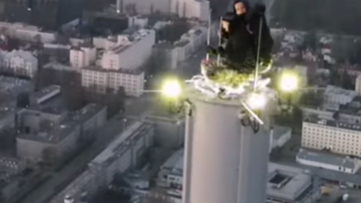 Wymiana żarówki na Varso Tower