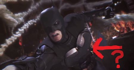 Ekhm, wygląda na to, że Batman w Injustice: Gods Among Us nosi stanik