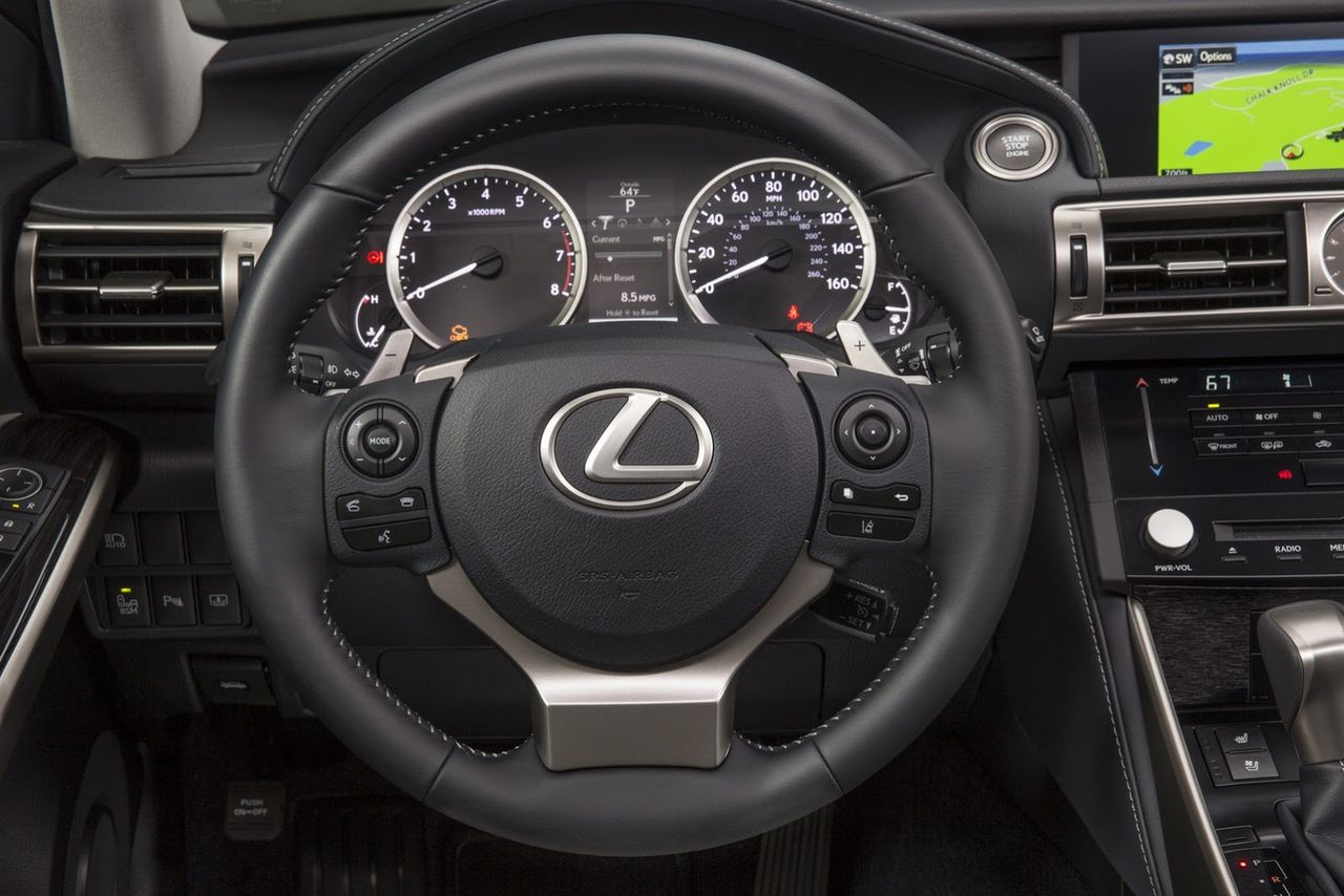 2013 LEXUS IS (8)