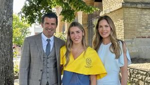 Ukończyła studia medyczne. To córka legendy futbolu