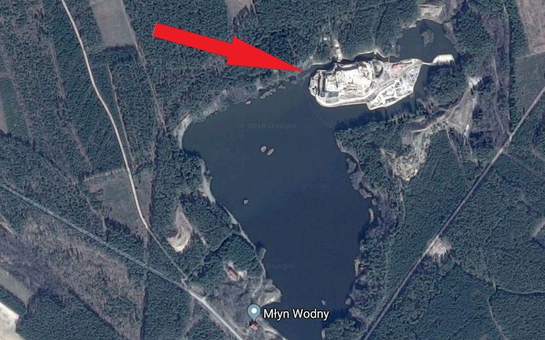 Zamek w Stobnicy już przyćmił krajobraz