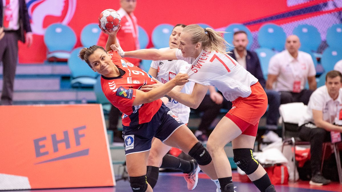 Getty Images / Bo Amstrup / Na zdjęciu: reprezentantki Polski w walce z Norą Moerk