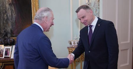 Język ciała zdradził wszystko. Tak Andrzej Duda zachował się na spotkaniu z królem