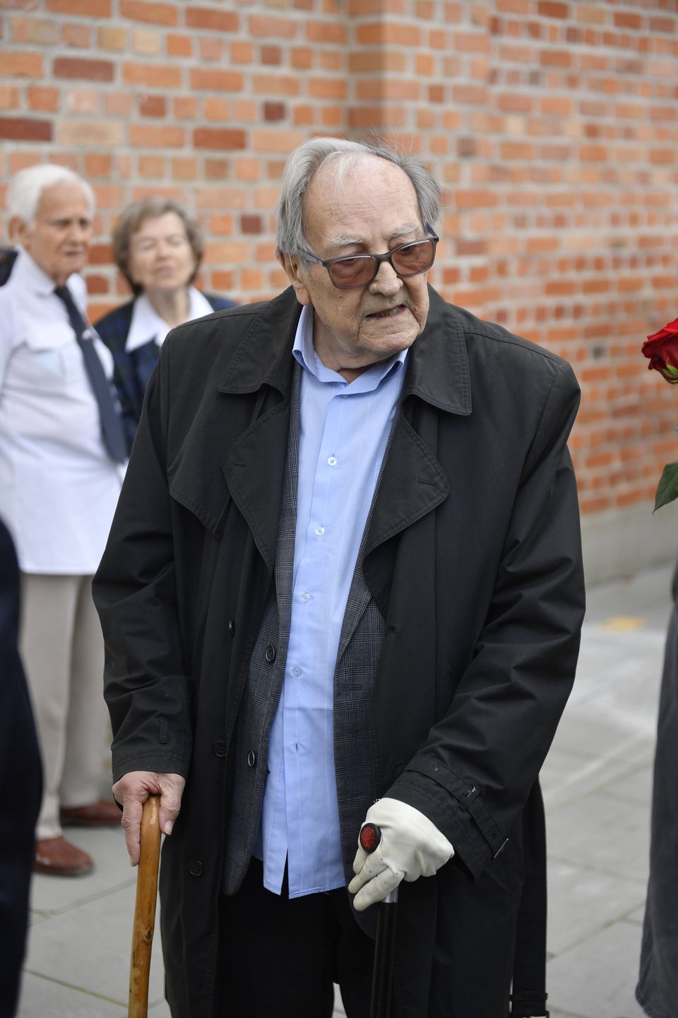 Żałobnicy na pogrzebie Wiesława Gołasa