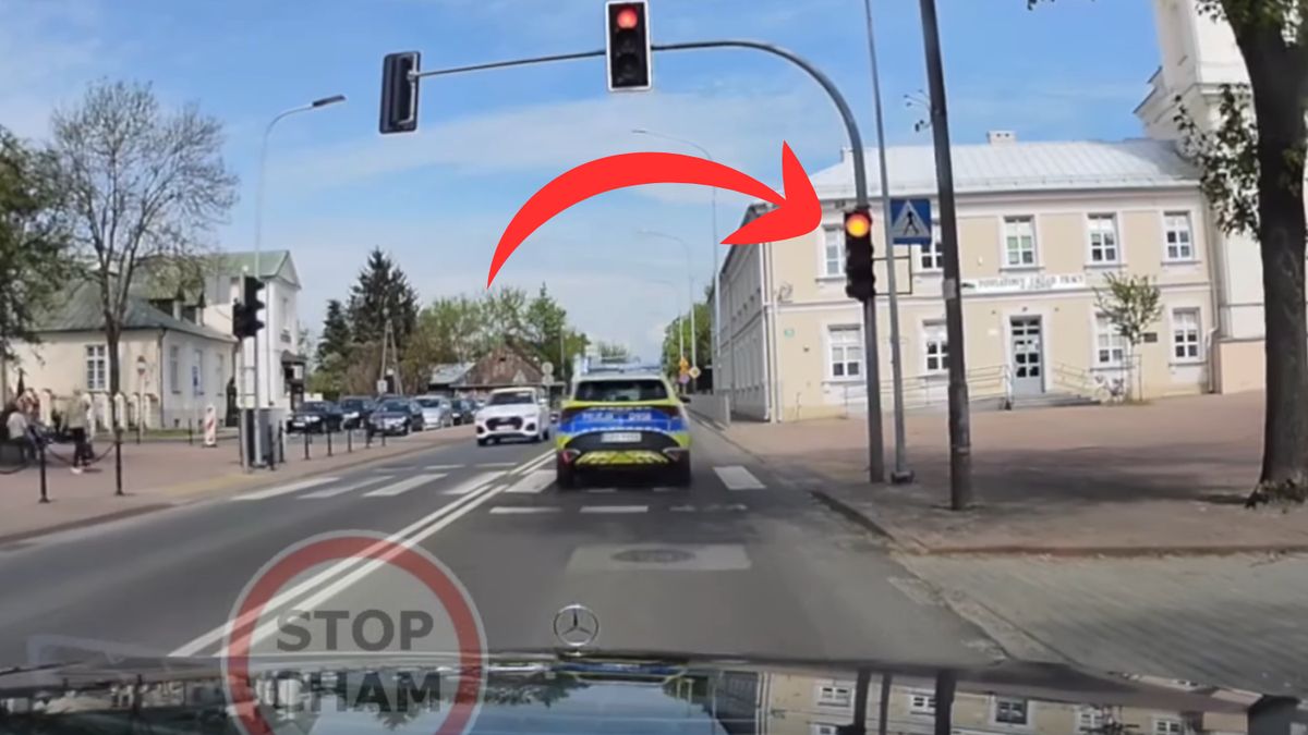 Policjanci przejechali na czerwonym świetle 